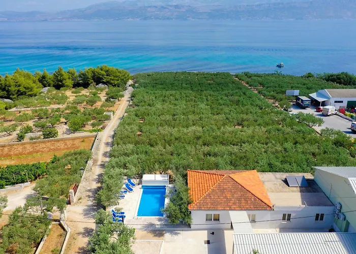 Malacnica Villa